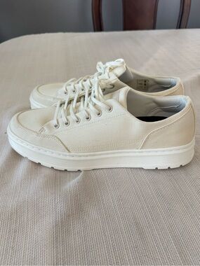 Dr martens Brooklyn 6 eye Canvas Low-Top Sneakers in cream Off white unisex
